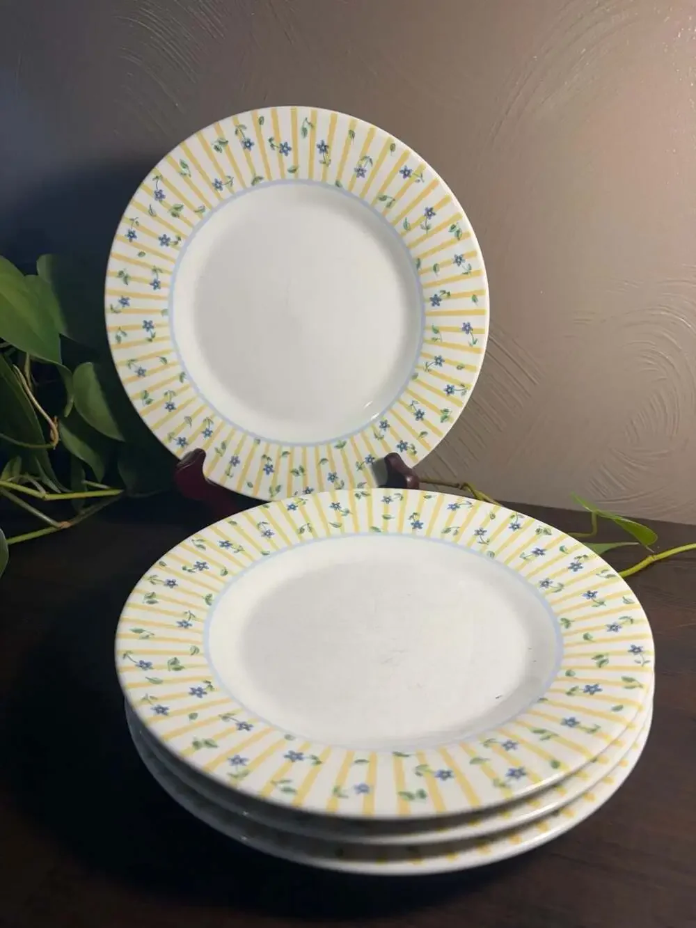 Pfaltzgraff Melissa Floral 8-inch Salad Plates Set of 4